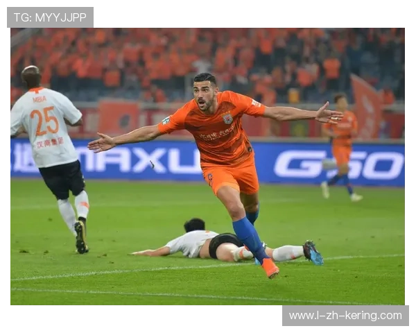 反越位单刀推射冷静收下三分:足球场上的巅峰瞬间 反越位单刀推射冷静收下三分:足球场上的巅峰瞬间