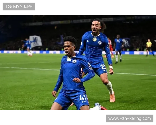 切尔西弧顶外脚背抽射力量十足 切尔西弧顶外脚背抽射力量十足